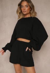Czarne Basicowe Szorty z Bawełny High Waist Naldelle. Czarne szorty damskie Renee, bez wzorów, z bawełny, eleganckie, z podwyższonym stanem. Za 54.99 zł.