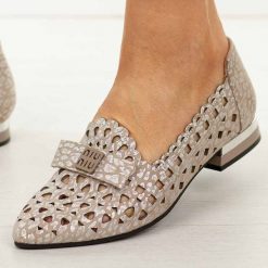 Beżowe ażurowe skórzane półbuty damskie Cambell 35307. Brązowe półbuty damskie Cambell, w ażurowe wzory, z materiału, eleganckie, bez obcasa, na obcasie. Za 229.00 zł.