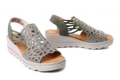 RIEKER 67465-52 green, sandały damskie. Zielone sandały damskie Rieker, bez wzorów, bez obcasa, na koturnie. Za 262.32 zł.