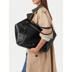 Torebka Beverly Hills Polo Club. Czarne torebki klasyczne damskie Beverly Hills Polo Club, bez wzorów, bez dodatków. Za 229.99 zł.