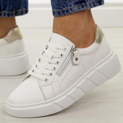 Białe skórzane półbuty damskie na platformie Jezzi 18-20. Białe półbuty damskie Jezzi, bez wzorów, z jeansu, eleganckie, bez obcasa, na platformie. Za 249.00 zł.