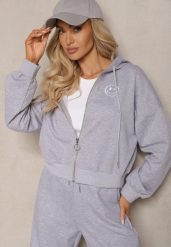 Szara Bluza Rozpinana z Wyszytą Emotką i Kapturem Cornoria. Szare bluzy z kapturem damskie Renee, l, z dzianiny. Za 49.99 zł.