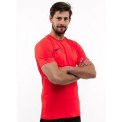 Koszulka sportowa męska Nike Park Vii. Czerwone t-shirty sportowe męskie Nike, m, bez ramiączek, do piłki nożnej. Za 89.99 zł.