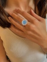 Les Petites Précieuses Srebrny pierścionek z akwamarynem i cyrkonią rozmiar: 58. Niebieskie pierścionki damskie Les Petites Précieuses, z akwamarynem, srebrne. Za 382.99 zł.