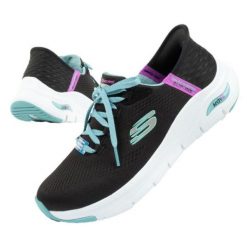 Buty sportowe Skechers 149568/BKMT czarne. Czarne buty sportowe na co dzień damskie bez wzorów, z gumy, trekkingowe. Za 484.08 zł.