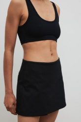 Spódnico spodenki z lnem w kolorze TOTALLY BLACK - MOVE-XS. Czarne spódniczki damskie Marsala, bez wzorów, z bawełny, eleganckie. Za 229.90 zł.