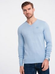 Elegancki męski sweter V-neck BASIC z wiskozą –jasnoniebieski V10 OM-SWBS-0107 - XXL. Niebieskie swetry męskie Ombre Clothing, m, bez wzorów, z wiskozy, bez kołnierzyka. W wyprzedaży za 89.99 zł.