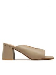 Vero Moda Klapki Stria 10287032 Brązowy. Brązowe klapki damskie Vero Moda, bez wzorów, z tworzywa sztucznego, bez obcasa. Za 199.99 zł.