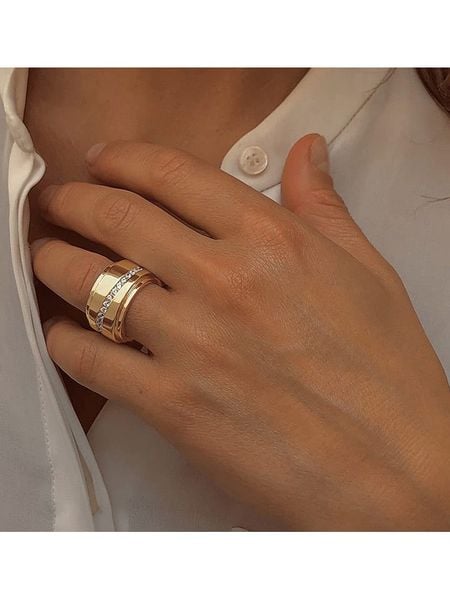 Les Petites Précieuses Pozłacany pierścionek z cyrkonią rozmiar: 56. Żółte pierścionki damskie Les Petites Précieuses, z cyrkonią, pozłacane. Za 300.45 zł.