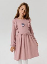 Prążkowana sukienka z domieszką wiskozy The Aristocats - różowy. Czerwone sukienki dziewczęce Sinsay, bez wzorów, prążkowane, bez ramiączek. Za 39.99 zł.