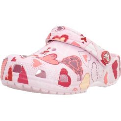 Sandały CROCS CLASSIC VDAY CLOG K Rose. Czerwone sandały damskie Crocs, bez wzorów, z syntetyku, bez obcasa. Za 188.99 zł.