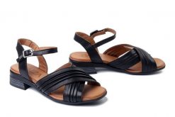 PIAZZA 910318-01 schwarz, sandały damskie. Czarne sandały damskie Piazza, bez wzorów, ze skóry, bez obcasa, na obcasie. Za 254.92 zł.