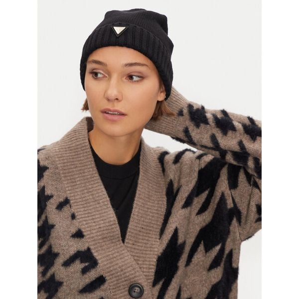Czapka Guess. Czarne czapki zimowe damskie Guess. Za 139.99 zł.