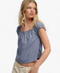 Superdry Krótki rękaw top zapinany do połowy – 100% wiskoza. Niebieskie topy sportowe damskie Superdry., na lato, uniwersalny, bez wzorów, z materiału, bez ramiączek. Za 193.25 zł.