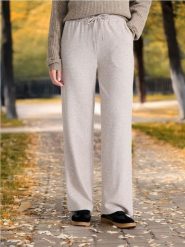 Spodnie dresowe - beżowy. Brązowe spodnie sportowe damskie Sinsay, l, z dresówki. Za 49.99 zł.