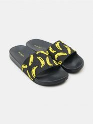 Klapki z motywem bananów - czarny. Czarne klapki i japonki męskie Sinsay. Za 29.99 zł.