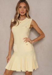 Żółta Plisowana Sukienka z Dzianiny z Wiskozą Zdobiona Imitacją Kieszeni Raviia. Żółte sukienki damskie Renee, na co dzień, z aplikacjami, z dzianiny, eleganckie, bez kołnierzyka, bez ramiączek, mini. W wyprzedaży za 90.99 zł.