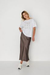SATYNOWA SPÓDNICA JULITA KAKAO XS - Flawless. Spódniczki damskie Flawless, na zimę, uniwersalny, bez wzorów, z gumy, eleganckie, maxi, dopasowane. Za 397.00 zł.