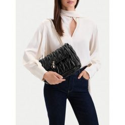Torebka Eva Minge. Czarne torebki klasyczne damskie Eva Minge, bez wzorów, bez dodatków. Za 279.99 zł.