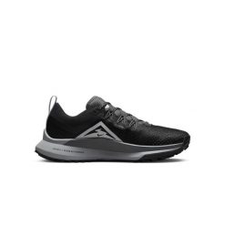 Buty do biegania damskie Nike React Pegasus Trail 4. Czarne obuwie do biegania damskie Nike. Za 478.00 zł.