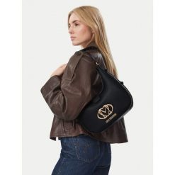 Torebka LOVE MOSCHINO. Czarne torebki klasyczne damskie Love Moschino, bez wzorów, bez dodatków. Za 949.99 zł.