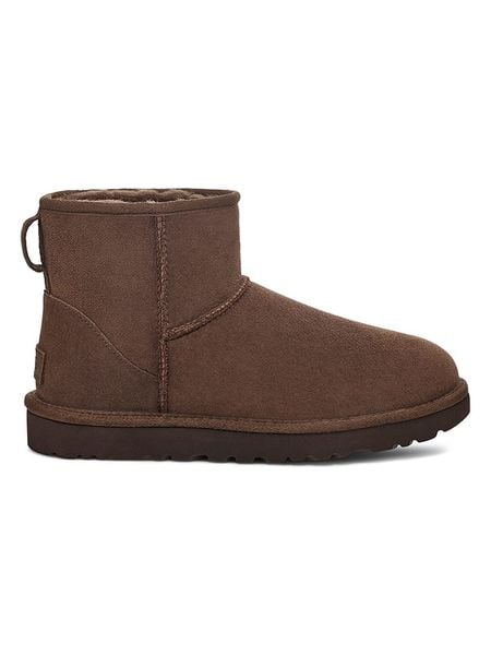 UGG Botki "Classic Mini II" w kolorze ciemnobrązowym z wełny jagnięcej rozmiar: 40. Brązowe botki damskie Ugg, z wełny, z okrągłym noskiem, bez obcasa, bez zapięcia. Za 732.45 zł.