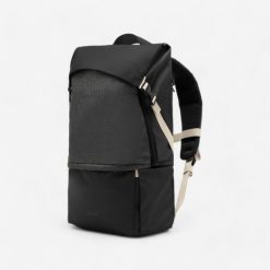 Plecak sportowy do piłki nożnej Kipsta Urban 25 L. Czarne plecaki damskie Decathlon, bez wzorów, z materiału, biznesowe. Za 129.99 zł.