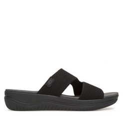 Klapki Jana. Czarne klapki damskie JANA, bez wzorów, bez obcasa. Za 199.99 zł.