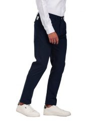 The Time of Bocha Spodnie chino w kolorze granatowym rozmiar: 50. Niebieskie spodnie materiałowe męskie The Time of Bocha, z aplikacjami. Za 144.24 zł.