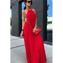 Sukienka LOYANA RED. Czerwone sukienki damskie Sukienka LOYANA RED, l, bez wzorów, bez kołnierzyka, bez ramiączek. W wyprzedaży za 59.00 zł.