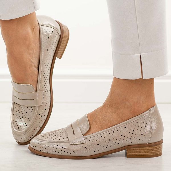 Złote ażurowe mokasyny damskie Vinceza 58624. Żółte mokasyny damskie VINCEZA, z jeansu. Za 179.00 zł.