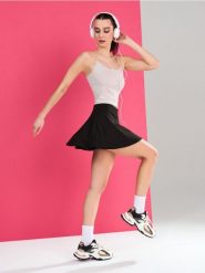 Spódnico-spodenki Gym Hard - czarny. Czarne spodenki sportowe damskie Sinsay, bez wzorów. Za 39.99 zł.