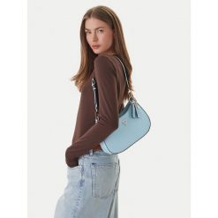 Torebka Guess. Niebieskie torebki klasyczne damskie Guess, z aplikacjami, bez dodatków. Za 609.99 zł.