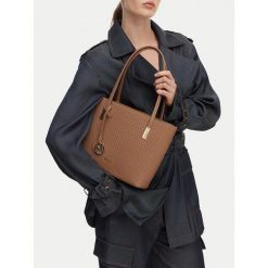 Torebka MEXX. Brązowe torebki klasyczne damskie Mexx, bez wzorów, bez dodatków. Za 119.99 zł.