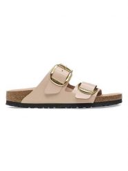 Birkenstock Skórzane klapki "Arizona Big Buckle" w kolorze beżowym rozmiar: 37. Brązowe klapki damskie Birkenstock, bez wzorów, bez obcasa. Za 505.13 zł.
