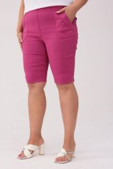 Komfortowe amarantowe spodnie bermudy PLUS SIZE XXL OVERSIZE. Czerwone spodnie materiałowe damskie Nasi partnerzy, bez wzorów, z elastanu, plus size. Za 139.90 zł.