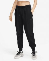Spodnie sportowe damskie Nike Sportswear Tech Fleece Pant. Czarne spodnie sportowe damskie Nike, s, z bawełny, trekkingowe. Za 362.55 zł.