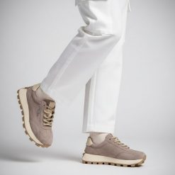 Beżowe Sneakersy Filippo Sportowe Buty Damskie Na Platformie. Brązowe buty sportowe na co dzień damskie Filippo, bez wzorów, z jeansu, trekkingowe. Za 219.00 zł.