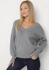 Szary Sweter z Kaszmirem z Dekoltem w Serek Plenae. Szare swetry klasyczne damskie Born2be, uniwersalny, z kaszmiru, bez kołnierzyka. Za 129.99 zł.