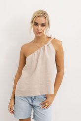 TOP HOLLY PIASKOWY L - Flawless. Czerwone topy damskie Flawless, l, bez wzorów, ze skóry, bez kołnierzyka. Za 57.00 zł.