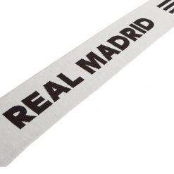 Szalik Real Madrid Home. Białe szaliki i kominy damskie Adidas, bez wzorów. W wyprzedaży za 114.68 zł.
