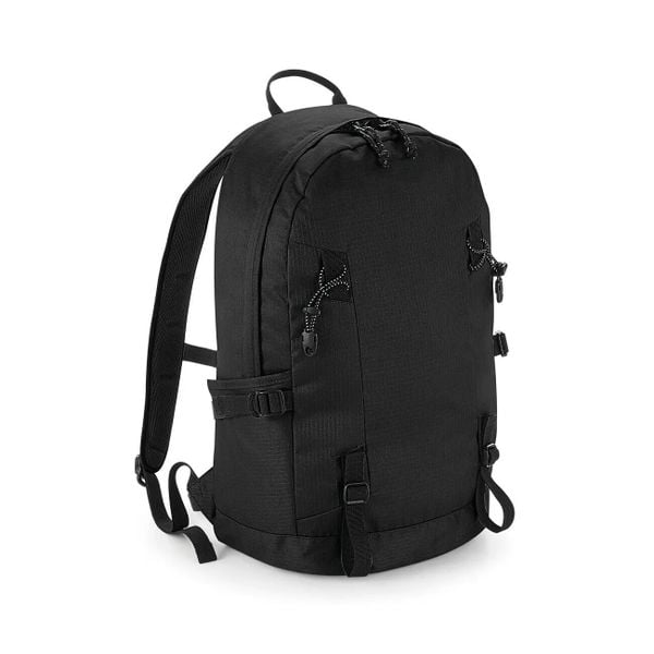 Klasyczny plecak Quadra. Czarne plecaki damskie QUADRA, bez wzorów, klasyczne. Za 225.50 zł.