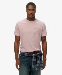 Superdry Athletic Embossed Relaxed T‑Shirt – 100% bawełna, fason relaxed. Czerwone t-shirty damskie Superdry., s, bez wzorów, z bawełny, bez kołnierzyka. Za 162.80 zł.