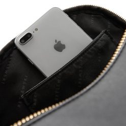 Plecak damski MILEY BETLEWSKI® czarny. Czarne plecaki damskie bez wzorów. Za 86.10 zł.