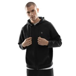 Męska rozpinana bluza treningowa z kapturem Fitness Siroko Intrepid. Czarne bluzy sportowe męskie SIROKO, bez wzorów, z materiału, bez kołnierzyka, bez ramiączek. W wyprzedaży za 146.95 zł.