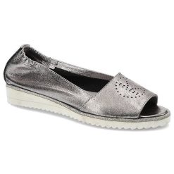 Srebrne Półbuty Karino Skórzane Buty Damskie. Szare półbuty damskie Karino, w ażurowe wzory, ze skóry, wizytowe, bez obcasa, na obcasie. Za 229.00 zł.