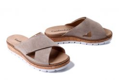COMFORTABEL 700673-08 beige, klapki damskie. Brązowe klapki damskie Comfortabel, bez wzorów, bez obcasa. Za 247.92 zł.
