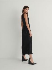 Sukienka maxi z dekoracyjną różą - czarny. Czarne sukienki damskie Reserved, l, bez wzorów, z tkaniny, bez kołnierzyka, bez ramiączek, maxi, dopasowane. W wyprzedaży za 69.99 zł.