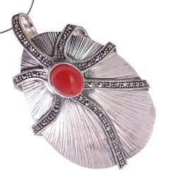 VEGA RED Srebrny naszyjnik wisiorek duży owal karneol markazyty 3,4 ct. Czerwone naszyjniki damskie Braccatta, na co dzień, srebrne. Za 655.00 zł.