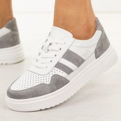 Białe skórzane półbuty damskie Cambell 40343. Białe półbuty damskie Cambell, bez wzorów, z dresówki, casualowe, z okrągłym noskiem, bez obcasa. Za 219.00 zł.